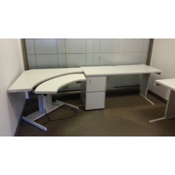Steelcase Powered Height Adjust Sit Stand Corner Desk w Run-offs